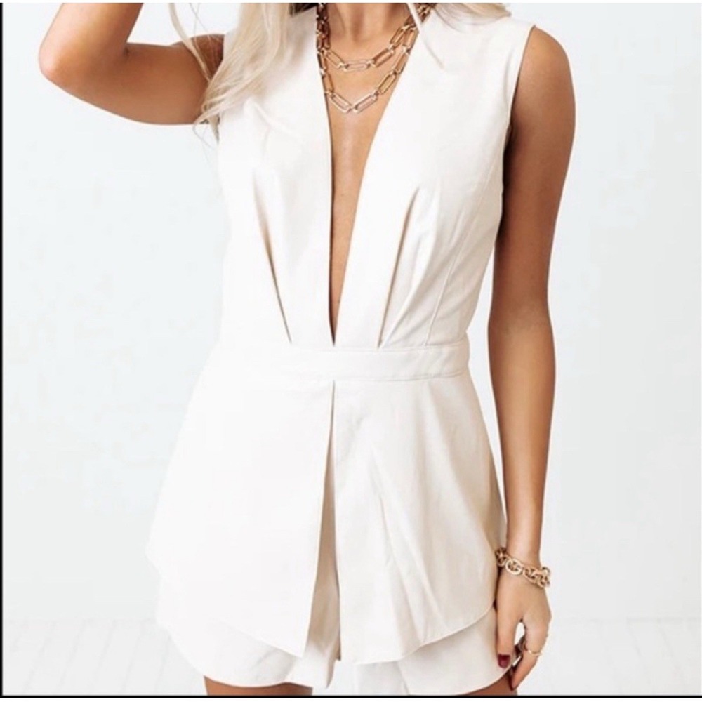 DO+BE Romper Women's Size Large Cream Faux Leather Stretch Deep V-Neck Open Back